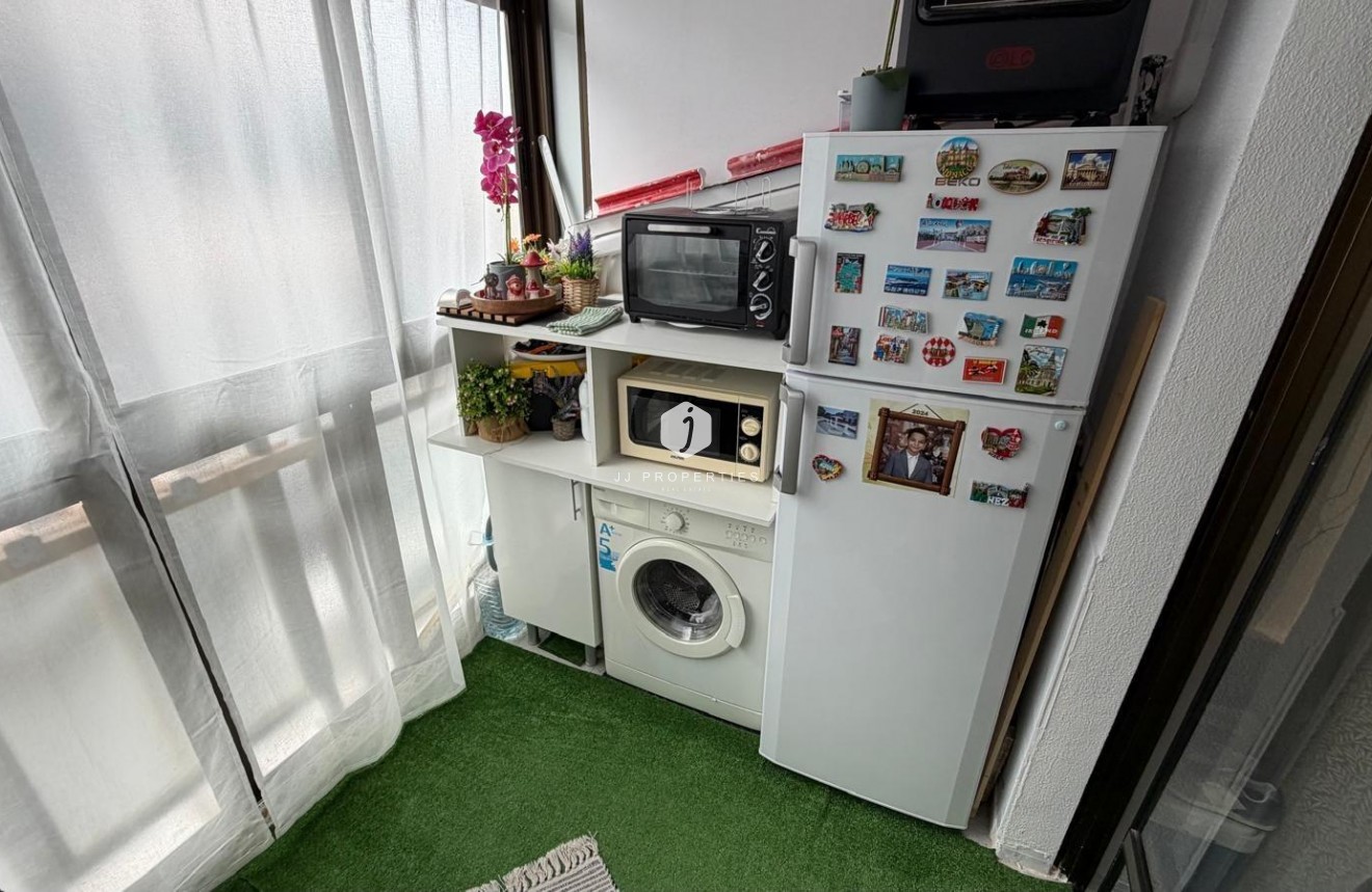 Resale - Apartment / flat -
Torrevieja - La Siesta - El Salado - Torreta