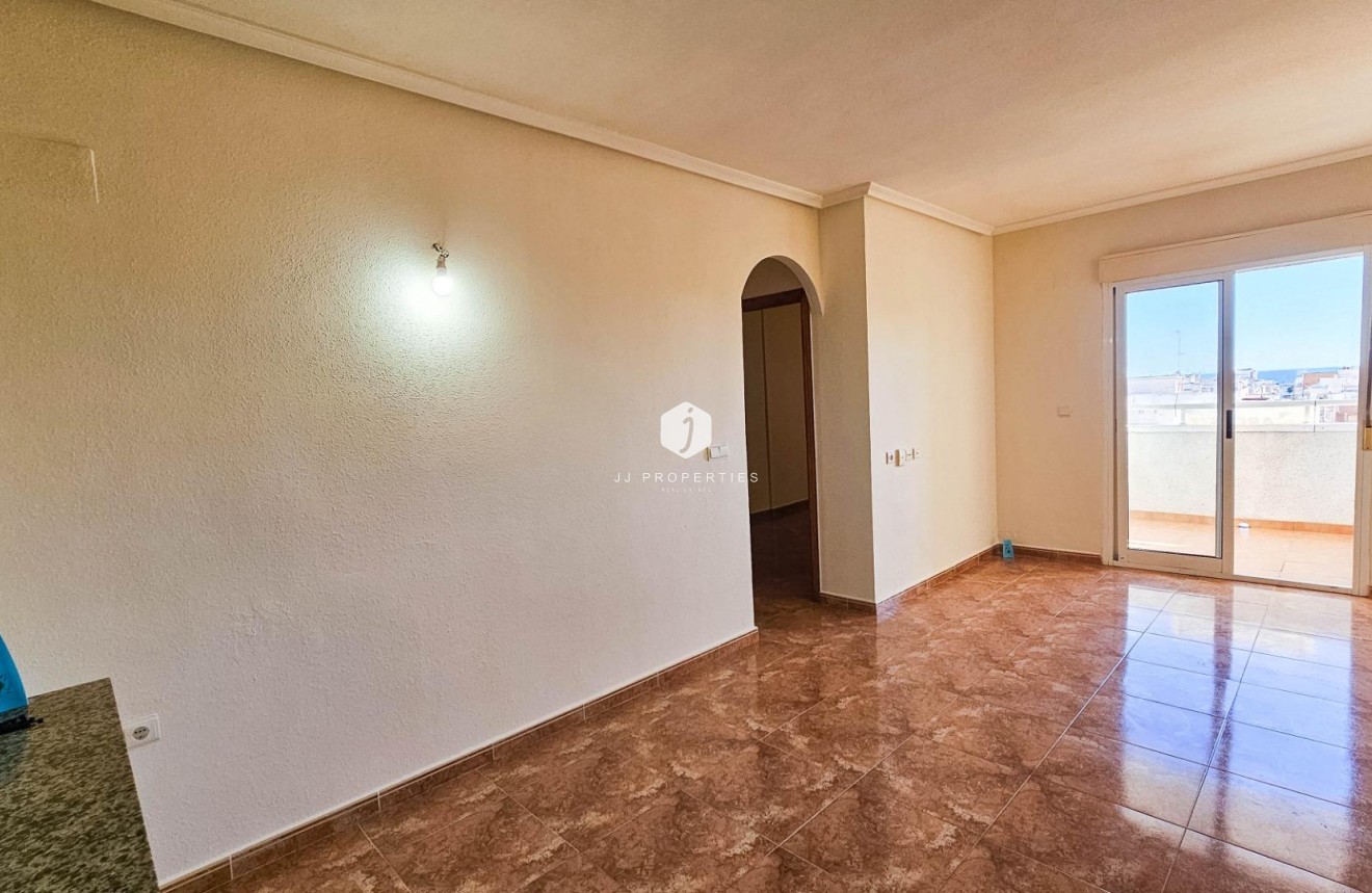 Resale - Apartment / flat -
Torrevieja - Centro