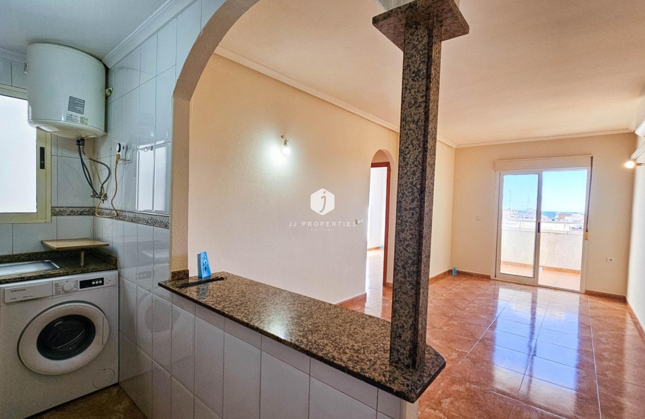 Resale - Apartment / flat -
Torrevieja - Centro
