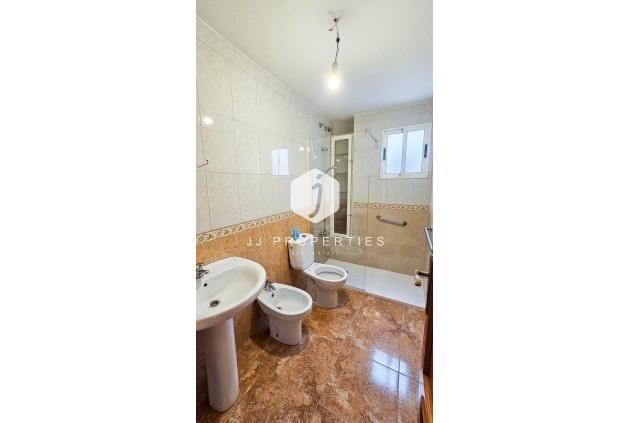 Resale - Apartment / flat -
Torrevieja - Centro
