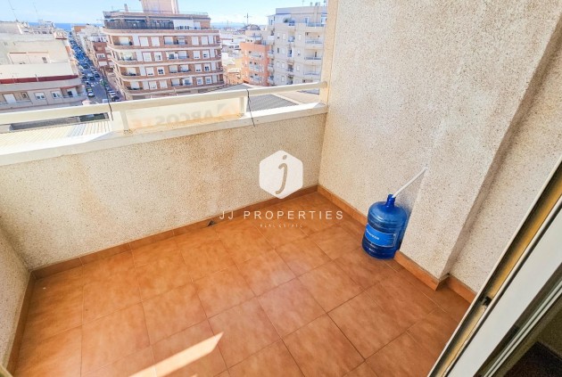 Resale - Apartment / flat -
Torrevieja - Centro