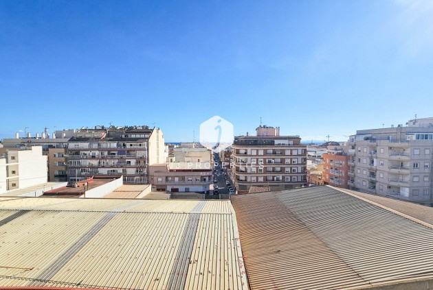 Resale - Apartment / flat -
Torrevieja - Centro