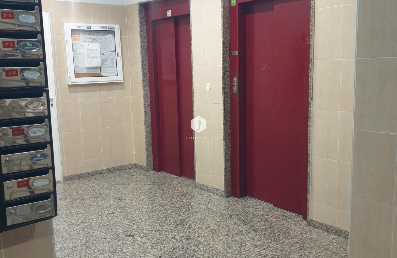 Resale - Apartment / flat -
Torrevieja - PARQUE DE LAS NACIONES